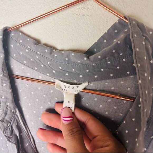EUC Soft by Joie Annabella Grey Button Down Shirt Small - Picture 3 of 5